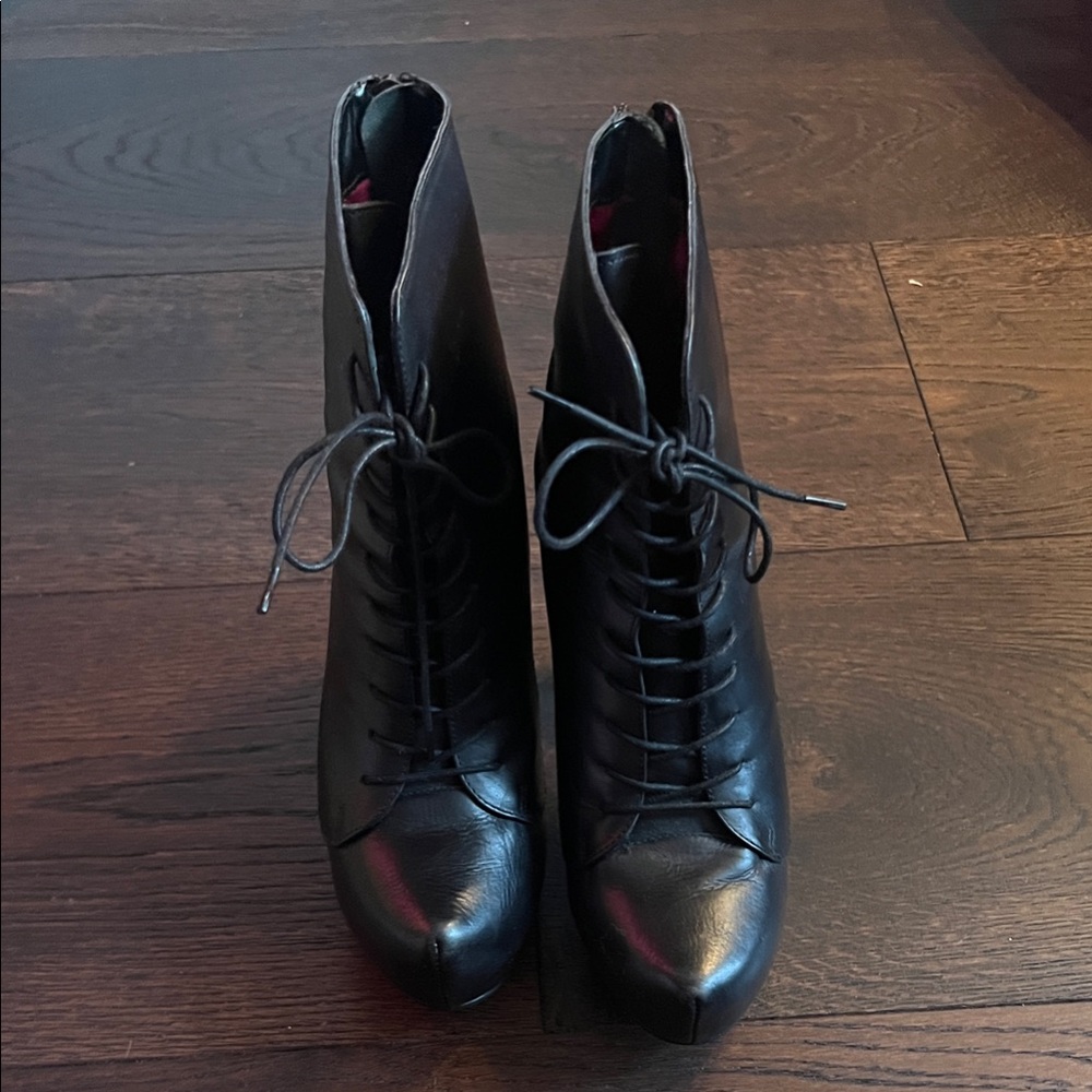 Betsy Johnson platform black Lace-Up Lilly platform Ankle Boots